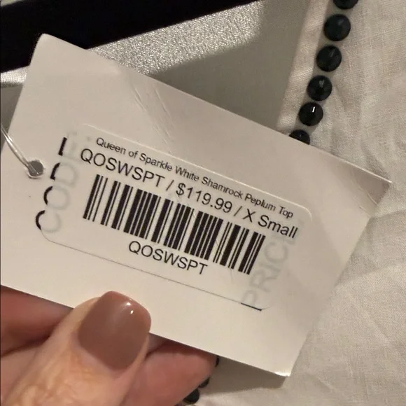 Queen of sparkles White and Green Shamrock Women's Top NWT xs new! Peplum top - Picture 2 of 12